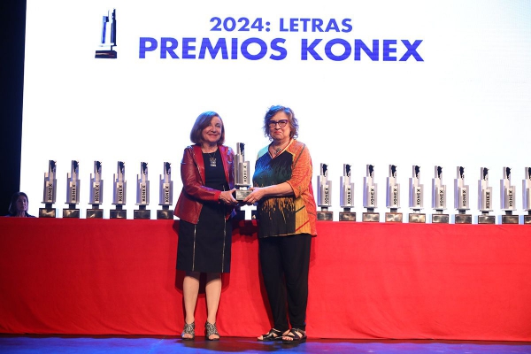 KONEX DE PLATINO - ENSAYO LITERARIO - NORA DOMÍNGUEZ